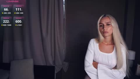 Snapshot of gwenbudlong chatting on October 27, 2025, 5:11 am Sofia online show from October 27, 2025, 5:11 am