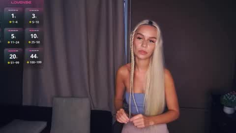 Snapshot of gwenbudlong chatting on October 30, 2025, 6:15 am Sofia online show from October 30, 2025, 6:15 am