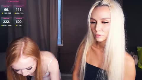 Snapshot of gwenbudlong chatting on November 1, 2025, 5:20 am Sofia online show from November 1, 2025, 5:20 am