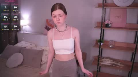 Snapshot of gwendatortoriello chatting on May 2, 2026, 11:37 am Hello everyone Im May online show from May 2, 2026, 11:37 am