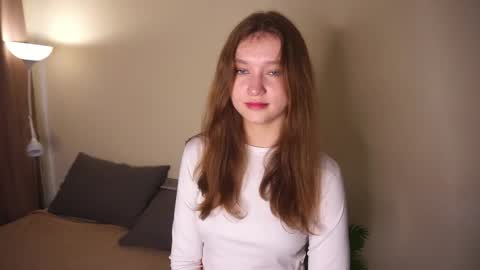 Molly online show from June 4, 2026, 4:40 am