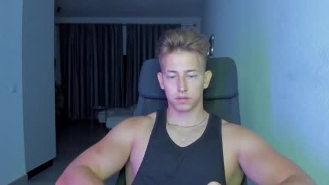 Snapshot of gym_alpha chatting on November 28, 2025, 11:29 pm Oliver online show from November 28, 2025, 11:29 pm