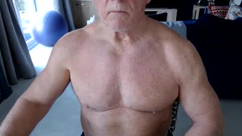 Snapshot of gymguyuk28 chatting on March 31, 2026, 3:45 pm Gymguy online show from March 31, 2026, 3:45 pm