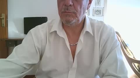 gyrdy online show from December 7, 2024, 2:02 pm