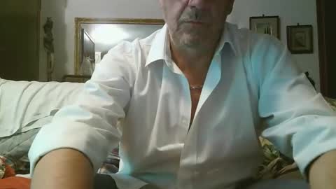 gyrdy online show from December 8, 2024, 6:06 pm
