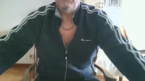 gyrdy online show from January 25, 2025, 2:47 pm
