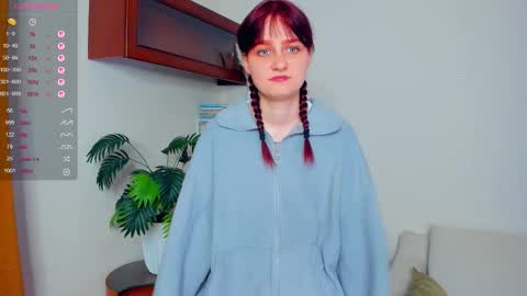 Snapshot of h0lyangel chatting on September 27, 2025, 6:57 pm Kelly Lilly online show from September 27, 2025, 6:57 pm