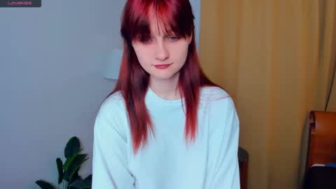 Kelly  Lilly online show from November 4, 2025, 6:51 pm