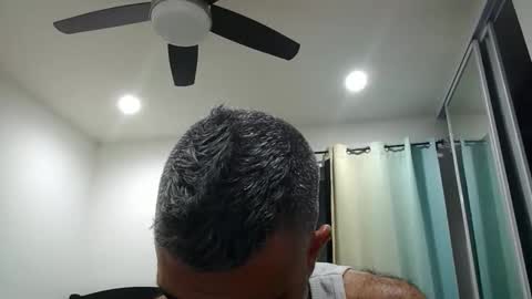 h0nest84 online show from November 13, 2025, 2:43 am