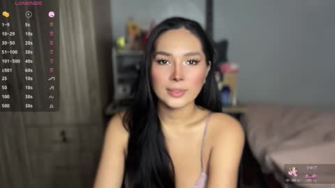 Snapshot of h34rtsforcami chatting on October 19, 2025, 5:30 am Camila online show from October 19, 2025, 5:30 am