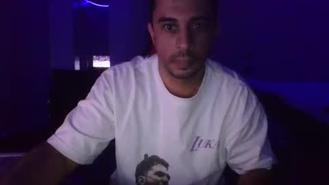 habibi_d online show from October 22, 2025, 1:39 am