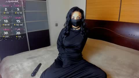 Linda online show from February 16, 2025, 2:31 am