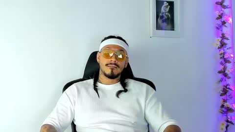 Snapshot of hache222 chatting on February 17, 2025, 8:58 pm hache222 online show from February 17, 2025, 8:58 pm