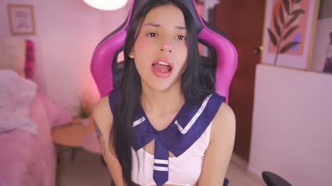 Snapshot of hade_collinss chatting on October 23, 2025, 6:39 pm Hade online show from October 23, 2025, 6:39 pm