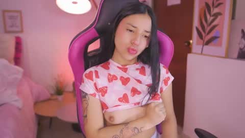 Snapshot of hade_collinss chatting on October 25, 2025, 2:46 pm Hade online show from October 25, 2025, 2:46 pm