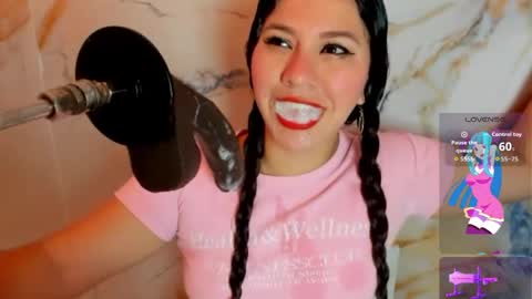 hade_cute2 online show from May 4, 2026, 3:19 pm