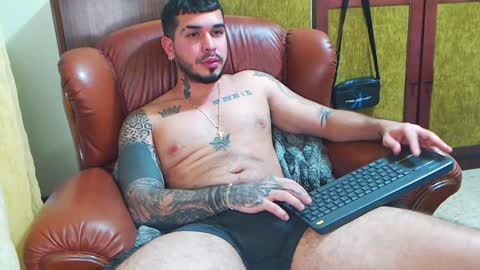 Snapshot of hades_carter chatting on December 8, 2024, 10:25 pm Hades online show from December 8, 2024, 10:25 pm