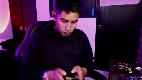 Hades Sir online show from January 8, 2025, 1:32 am