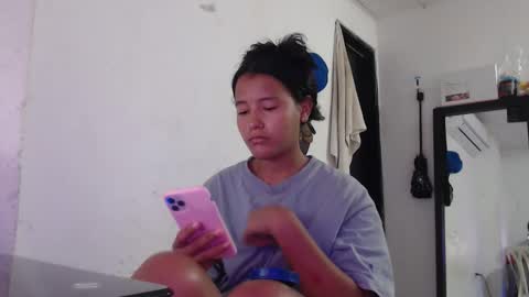 Snapshot of hadesmit1 chatting on April 7, 2026, 2:50 pm hadesmit1 online show from April 7, 2026, 2:50 pm