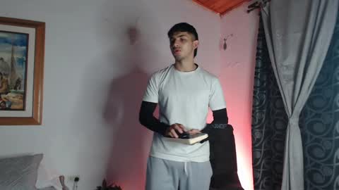 Snapshot of hadez_69 chatting on October 1, 2025, 1:44 am HADEZ online show from October 1, 2025, 1:44 am