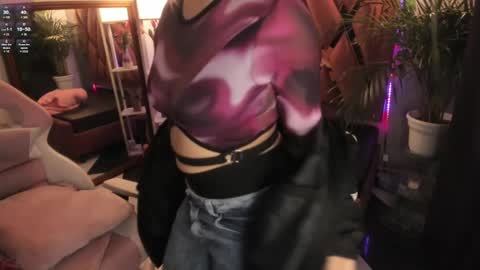 Haely online show from January 3, 2025, 11:14 am