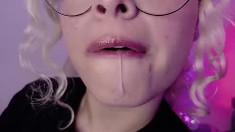Haely online show from June 25, 2026, 5:12 am