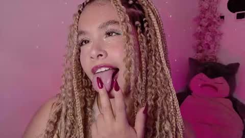 Haely online show from July 8, 2026, 1:43 am