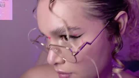Haely online show from July 19, 2026, 1:42 am