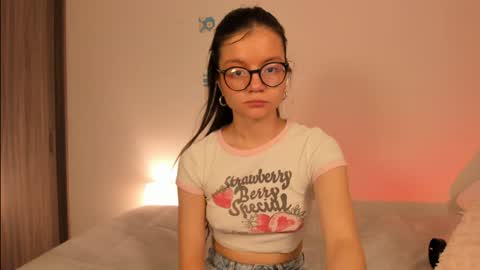 Hailey online show from December 15, 2024, 4:18 am