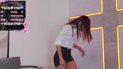HaileyPeach online show from May 3, 2026, 5:30 pm