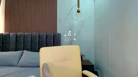 Hailey online show from November 26, 2025, 1:28 am