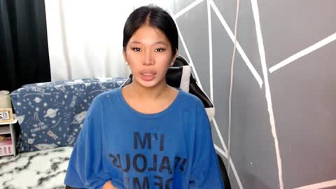 Snapshot of hailey_west01 chatting on December 14, 2024, 2:23 am hailey online show from December 14, 2024, 2:23 am