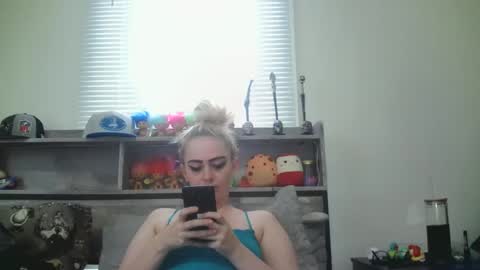 Hailey and d online show from December 22, 2024, 8:47 pm