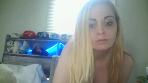 Hailey and d online show from February 27, 2025, 8:42 pm