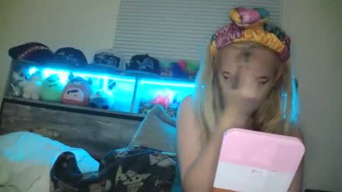 Snapshot of haileyakuma69 chatting on October 31, 2025, 12:33 am Hailey and d online show from October 31, 2025, 12:33 am