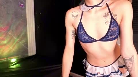 haileycat_ online show from May 15, 2026, 4:41 am