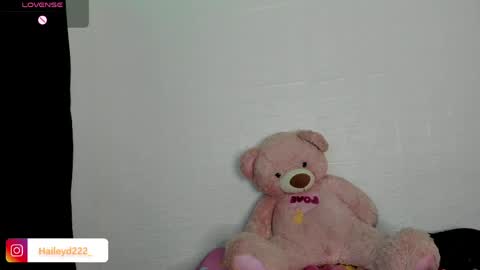 Hailey online show from April 28, 2026, 2:27 am