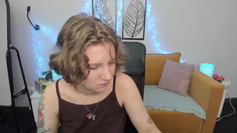Snapshot of haileyfoxy chatting on September 12, 2025, 8:58 am Hailey online show from September 12, 2025, 8:58 am