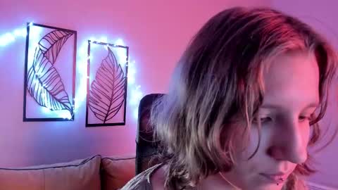 Hailey online show from November 12, 2025, 9:21 am