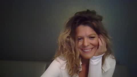 Snapshot of haileys123 chatting on October 5, 2025, 9:02 pm Hailey online show from October 5, 2025, 9:02 pm