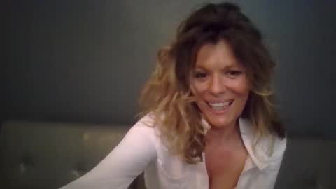 Snapshot of haileys123 chatting on October 9, 2025, 9:46 pm Hailey online show from October 9, 2025, 9:46 pm