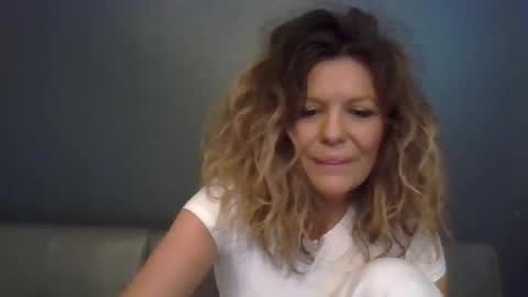 Hailey online show from November 14, 2025, 9:24 pm