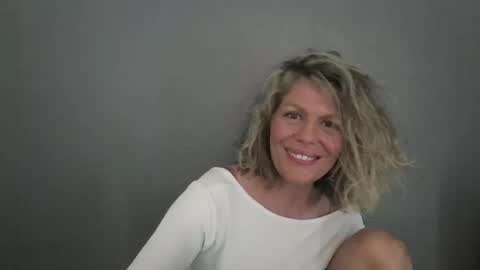 Snapshot of haileys123 chatting on March 23, 2026, 8:35 pm Hailey online show from March 23, 2026, 8:35 pm