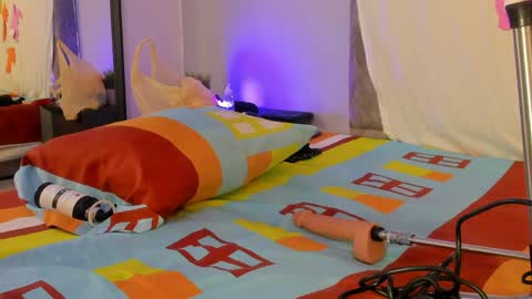 haileysans online show from April 3, 2026, 12:03 pm