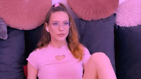 Carla online show from February 25, 2026, 9:02 pm