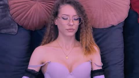 Carla online show from March 30, 2026, 9:05 pm