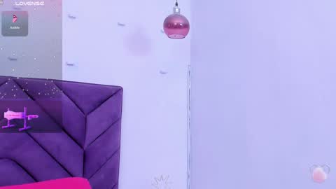 haileystonei online show from January 10, 2025, 6:06 pm