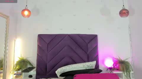 haileystonei online show from June 29, 2026, 11:32 am