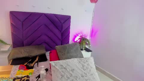 haileystonei online show from August 3, 2026, 11:37 am