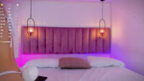 Snapshot of haily_b chatting on October 12, 2025, 8:41 pm Haily online show from October 12, 2025, 8:41 pm